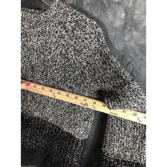 1. State Ladies Black and White Sweater Fuzzy Trim Sleeves and Waist Size Small - Picture 10 of 15